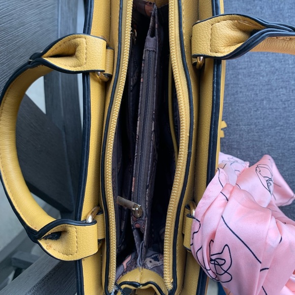 Spring Purse - Picture 4 of 4